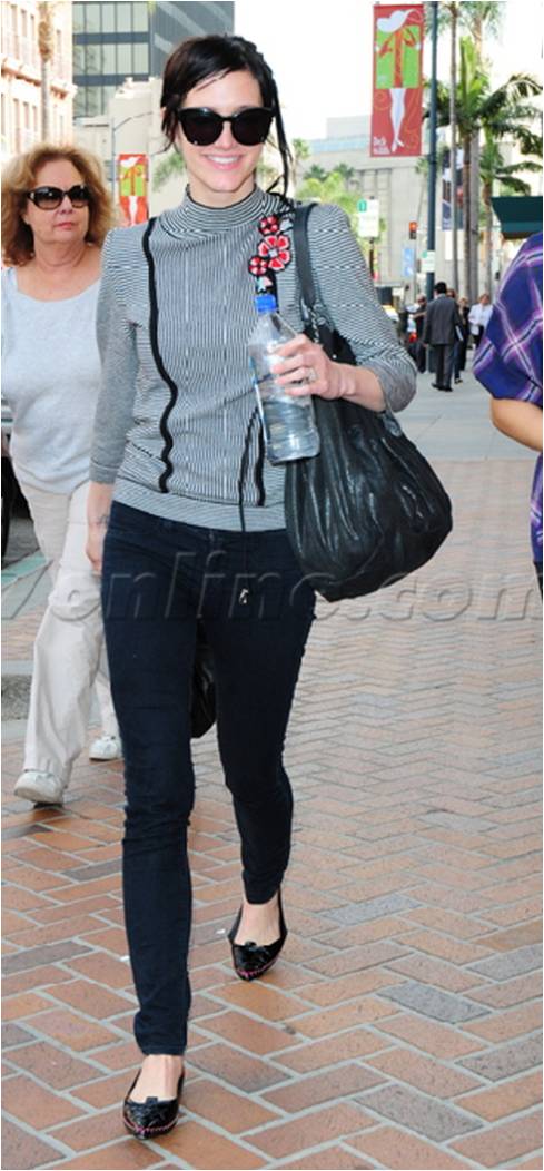 Ashlee Simpson_11_11_09_Beverly Hills