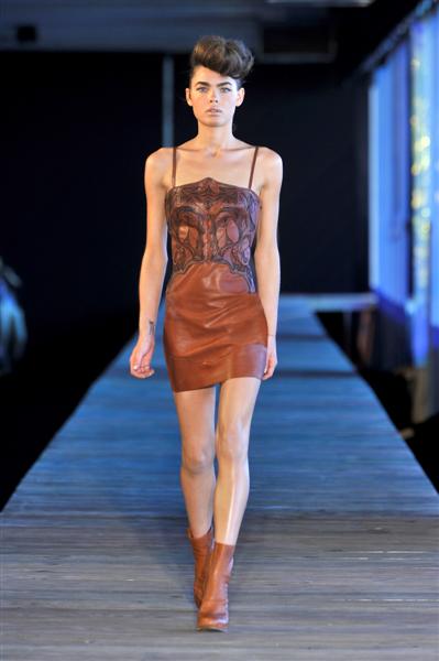 38_5661 (Medium) 38_5661 (Medium)