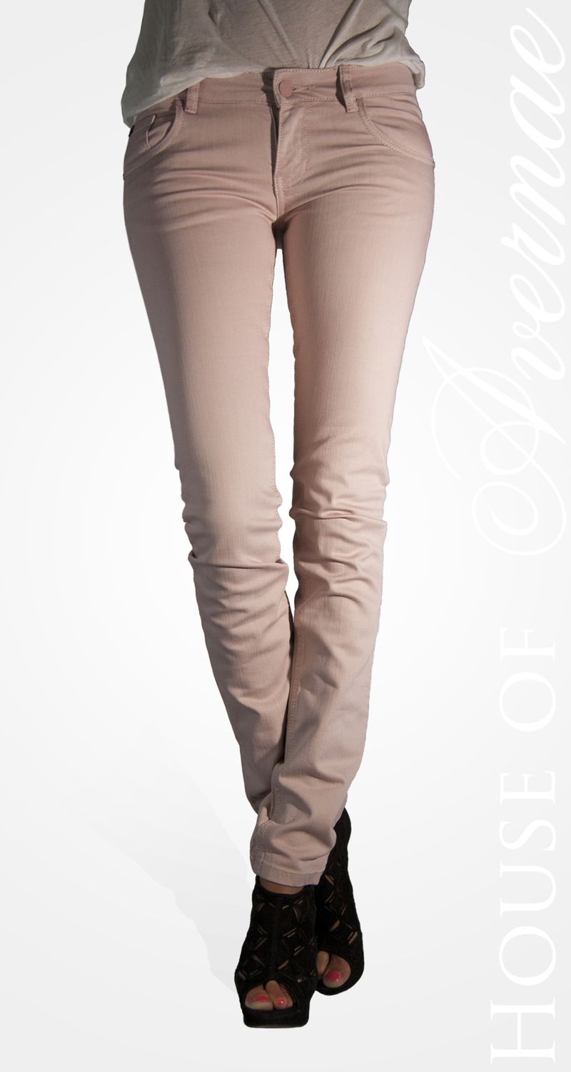 HouseOfAvernae_Vanity_Carnation HouseOfAvernae_Vanity_Carnation