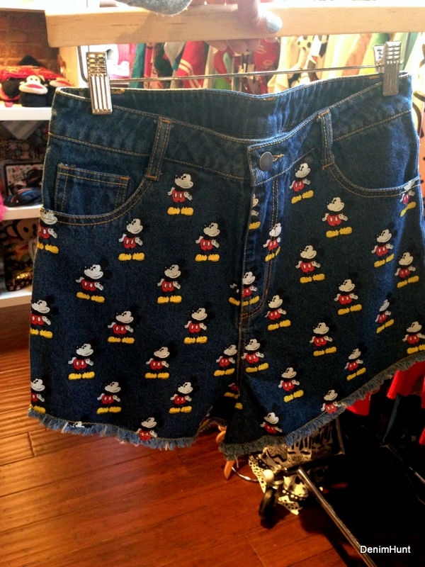 WeLoveFine 80s graphic clothing tees