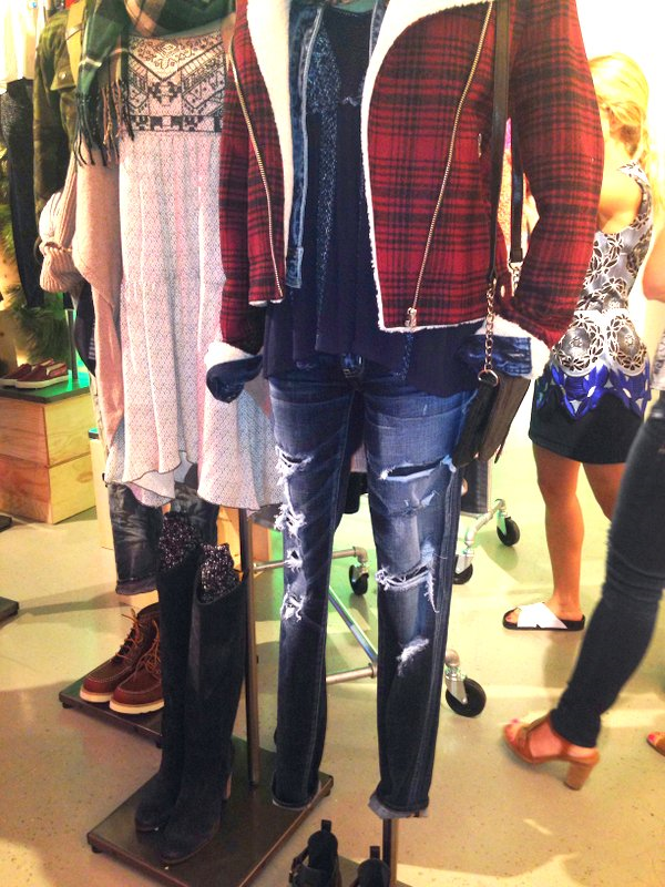 American Eagle Outfitters, Aerie, Holiday 2014, jeans, winter, puffer jackets, puffy jackets, ripped jeans, onesies, best jeans for winter American Eagle Outfitters, Aerie, Holiday 2014, jeans, winter, puffer jackets, puffy jackets, ripped jeans, onesies, best jeans for winter