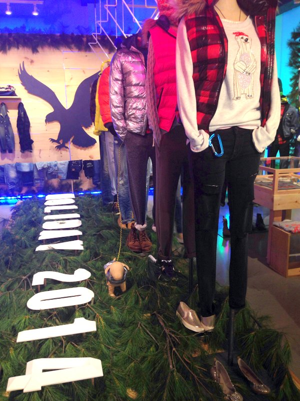 American Eagle Outfitters, Aerie, Holiday 2014, jeans, winter, puffer jackets, puffy jackets, ripped jeans, onesies, best jeans for winter American Eagle Outfitters, Aerie, Holiday 2014, jeans, winter, puffer jackets, puffy jackets, ripped jeans, onesies, best jeans for winter