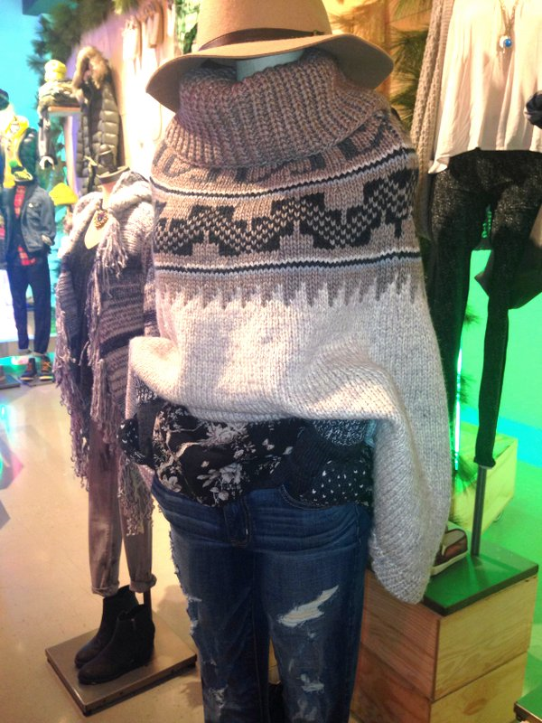 American Eagle Outfitters, Aerie, Holiday 2014, jeans, winter, puffer jackets, puffy jackets, ripped jeans, onesies, best jeans for winter American Eagle Outfitters, Aerie, Holiday 2014, jeans, winter, puffer jackets, puffy jackets, ripped jeans, onesies, best jeans for winter